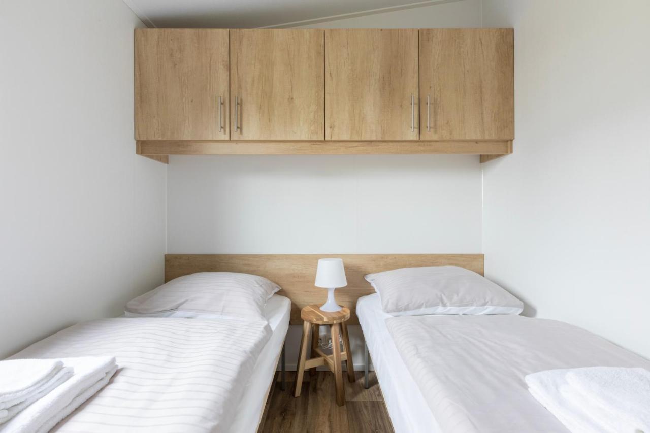Welcome In - Chalet Vakantiepark Fort Den Haak - Huisdier Toegestaan Vrouwenpolder Exterior photo