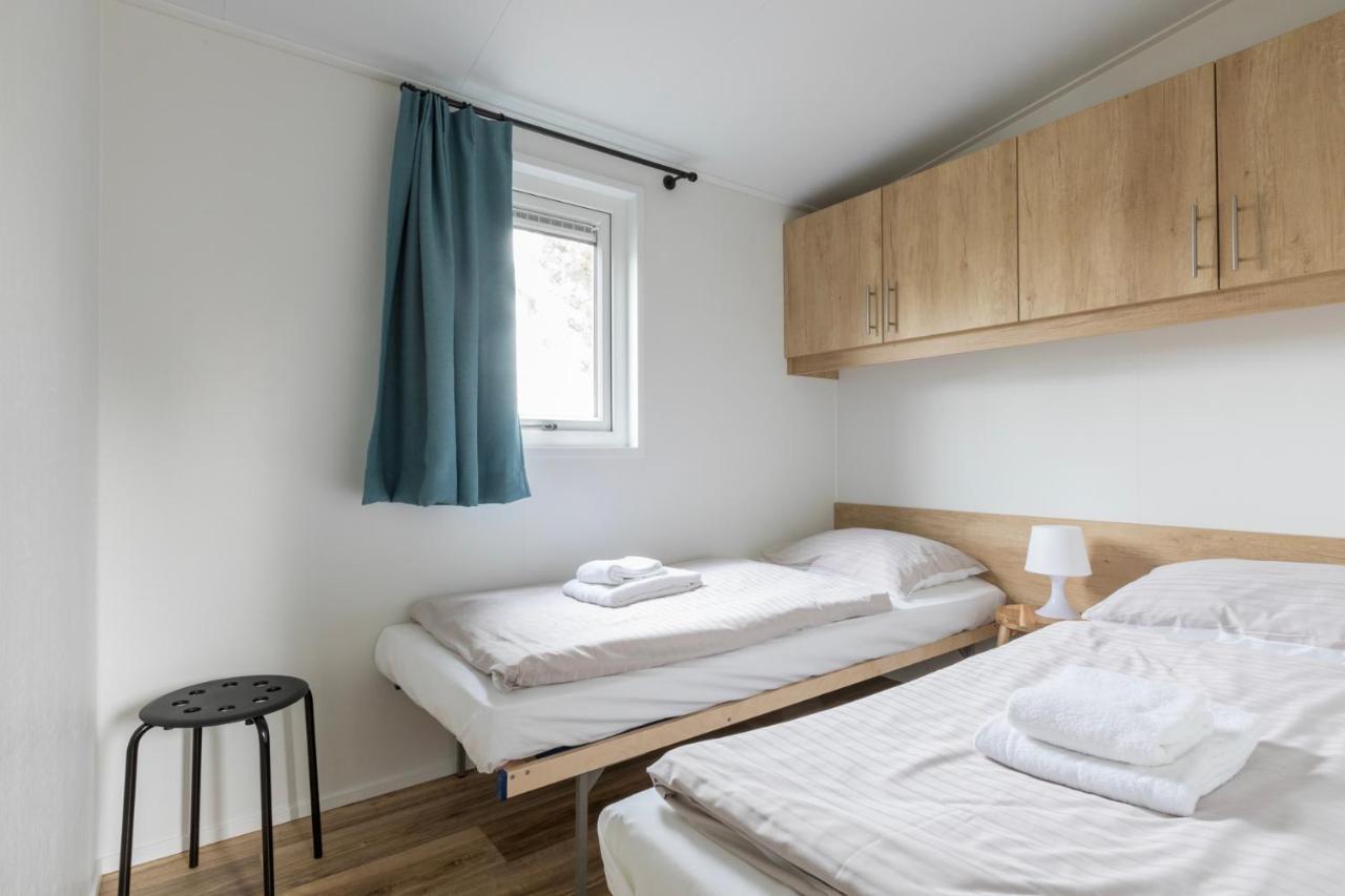 Welcome In - Chalet Vakantiepark Fort Den Haak - Huisdier Toegestaan Vrouwenpolder Exterior photo